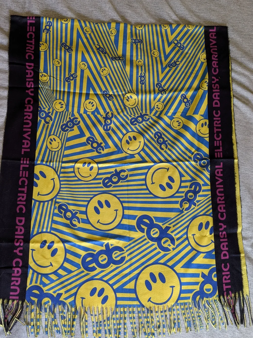 EDC PASHMINA Electric Daisy Carnival Smiley Face Scarf in Yellow & Blue